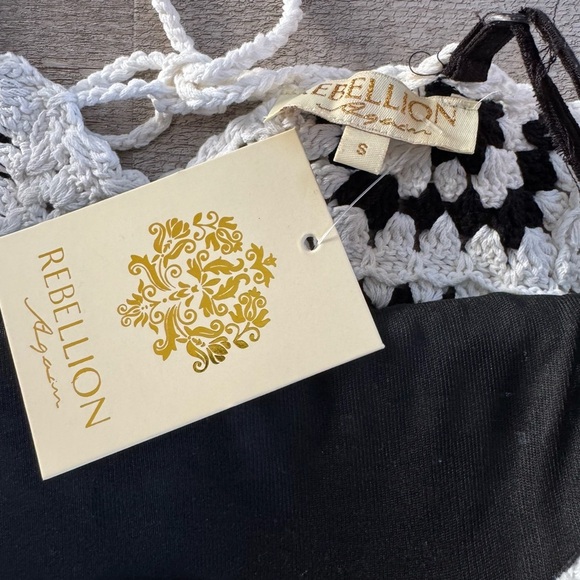 Rebellion Again Crocheted Tank Top - Picture 5 of 6